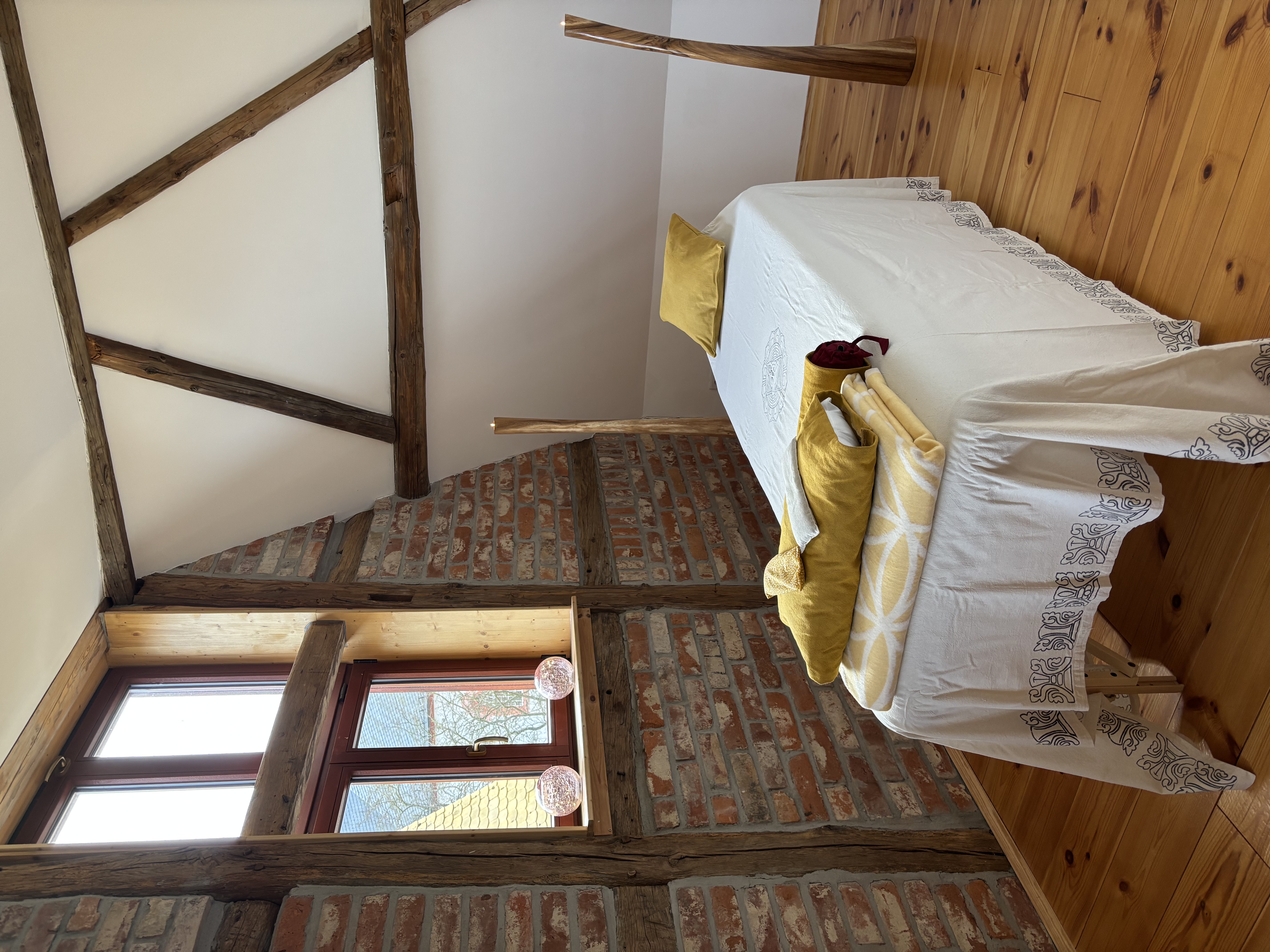 Klangschalen im Seminarraum