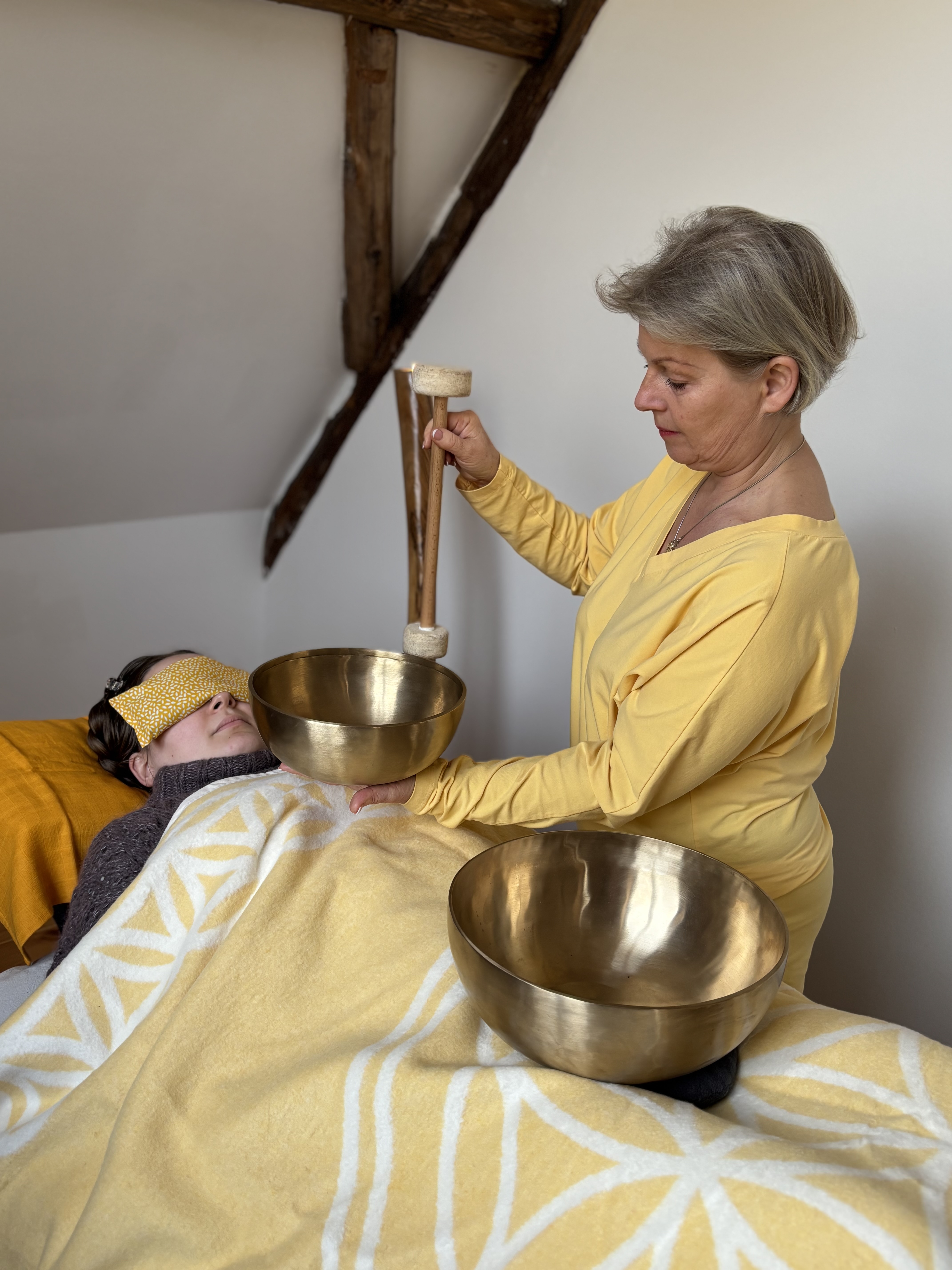 Peter-Hess Klangmassage mit Klangschale